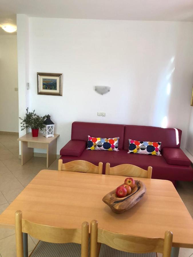 Apartments Punta Селине Екстериор снимка