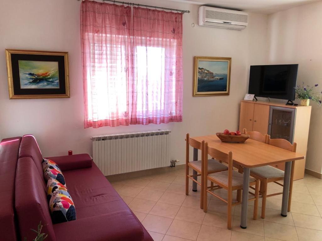 Apartments Punta Селине Екстериор снимка