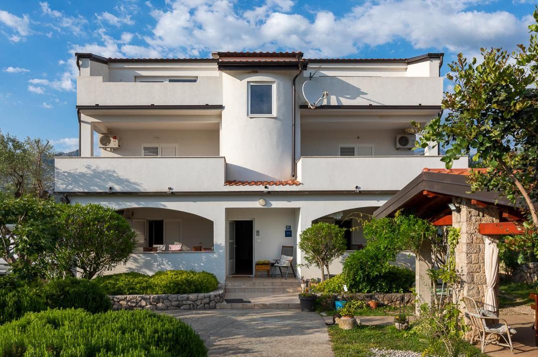 Apartments Punta Селине Екстериор снимка