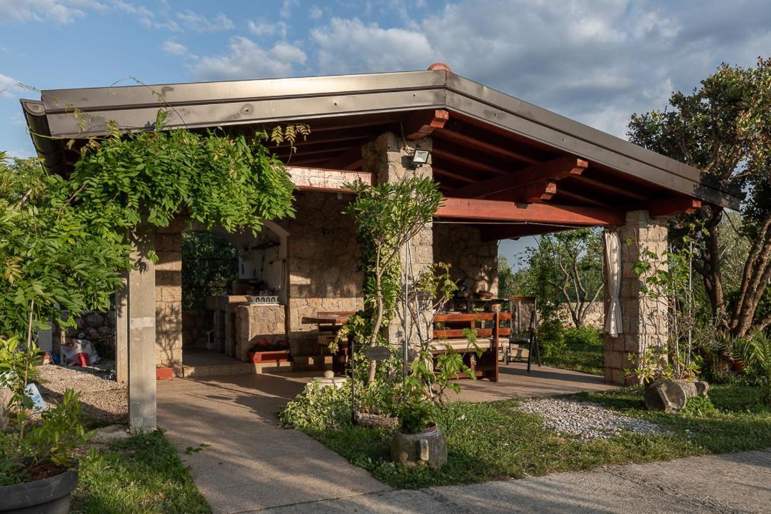 Apartments Punta Селине Екстериор снимка