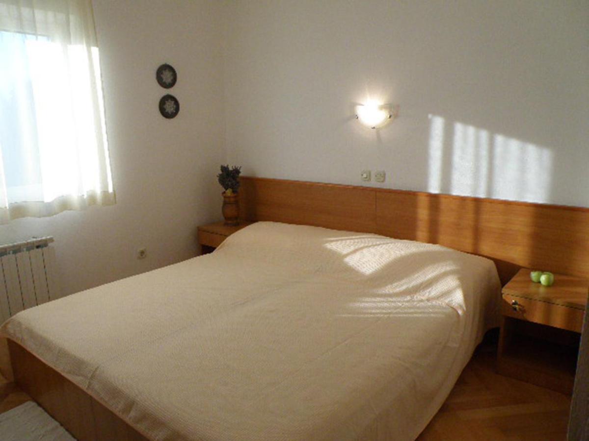 Apartments Punta Селине Екстериор снимка